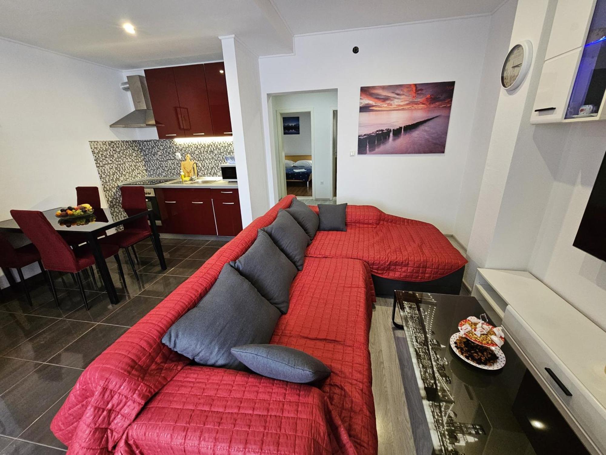 Modern Nikola In A Quiet Area Apartment